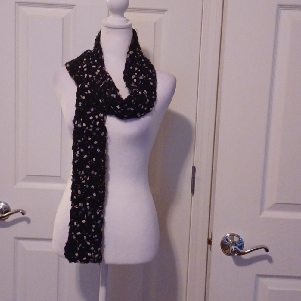 + Black Patterned Scarf - Picture 6 of 6